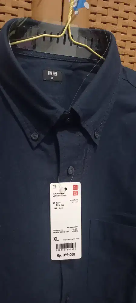 KEMEJA UNIQLO LENGAN PANJANG NAVY (NEW & ORI)