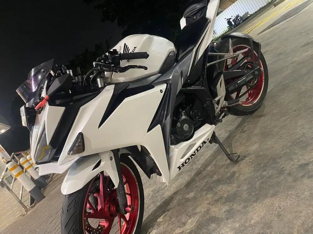 Honda CBR 150r 2016