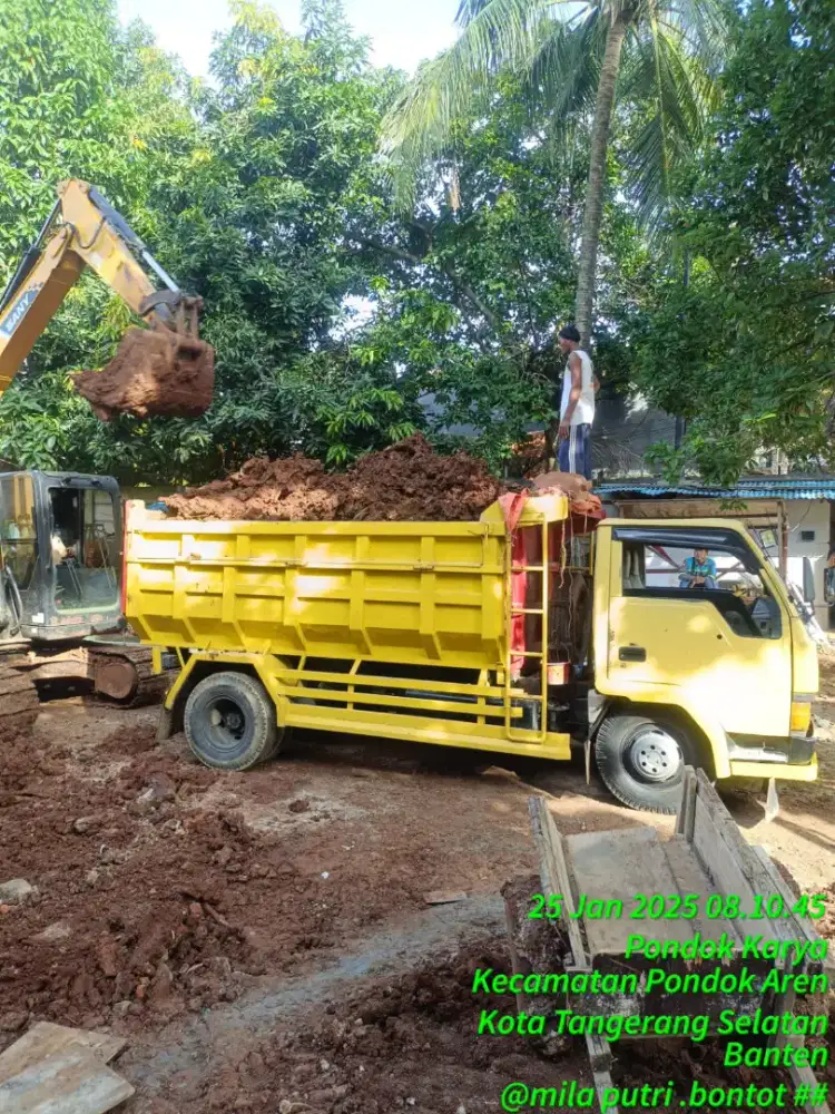 Tanah merah super untuk taman