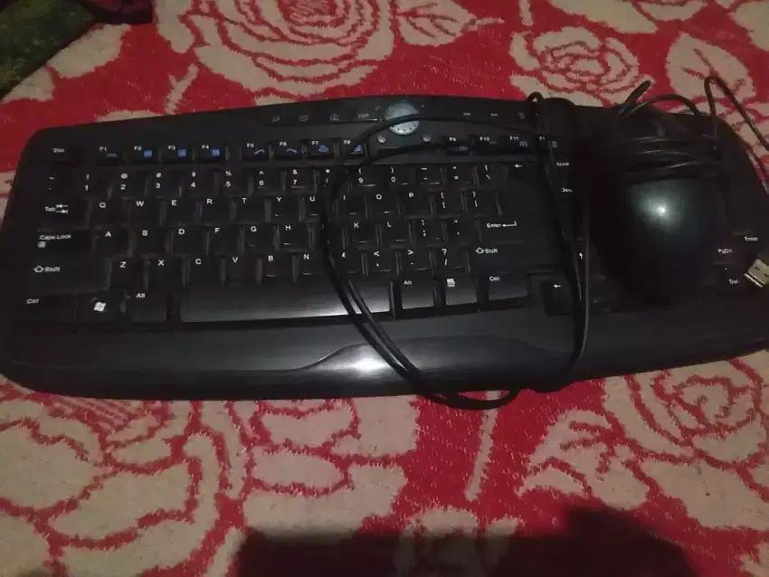 Jual keyboard lawas merk logitech...