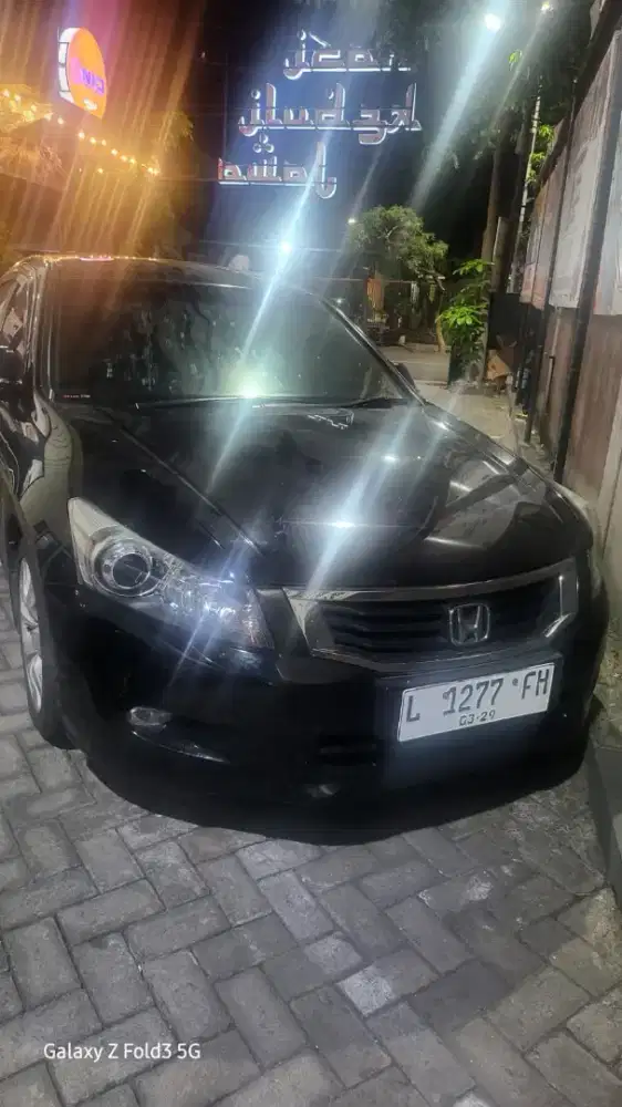 Mobil Honda Accord 2008