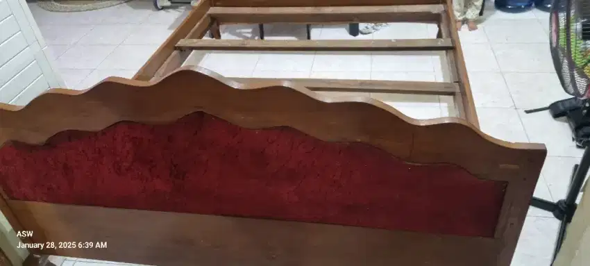 Dipan/ranjang kayu mulus kuat