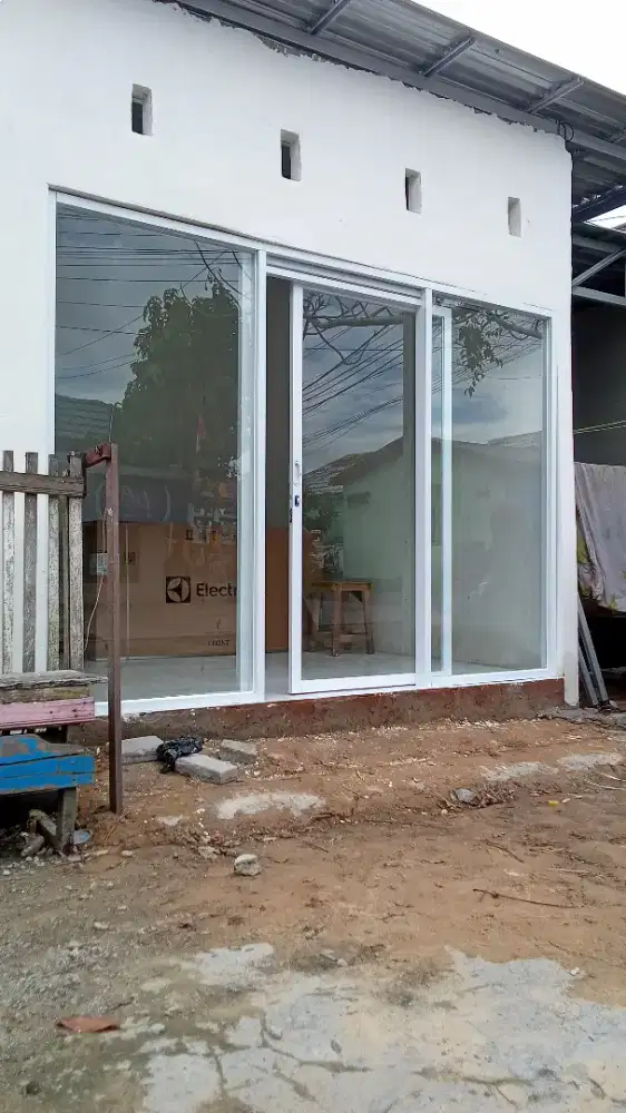 bikin partisi kaca almanium