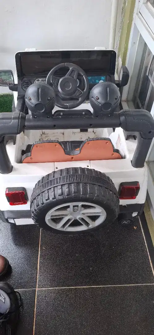 Mobil remote anak