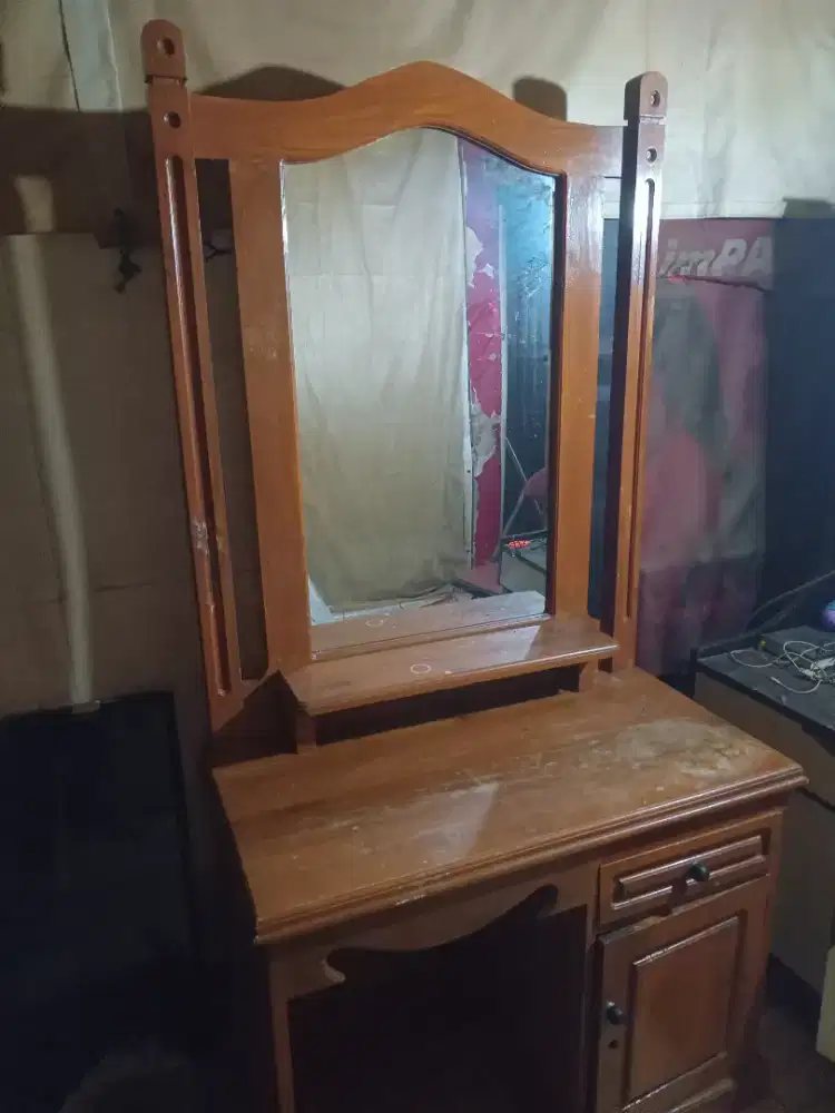 Di jual meja rias kayu jati