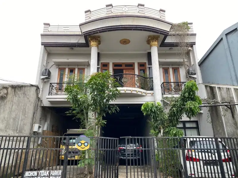 RUMAH MEWAH 3LANTAI BUARAN PULO JAHE PULO GADUNG
