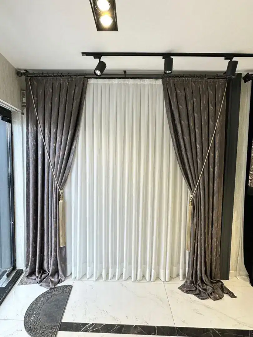 Jual tirai jendela gordyn hordeng gorden wallpaper dinding rollblind v