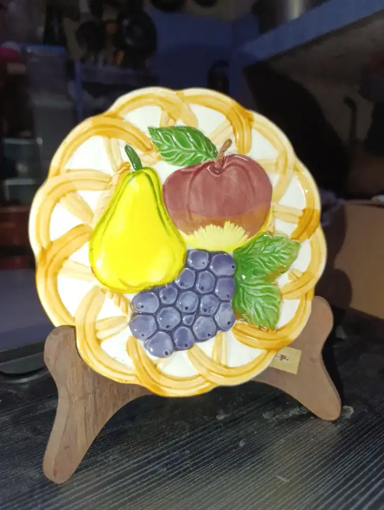 Keramik piring antik