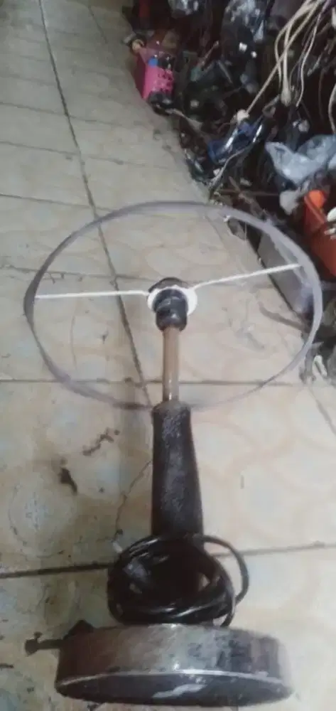 Stand lampu lawas kond spt yg terlht se lg ada cpt murah sj deh tuh