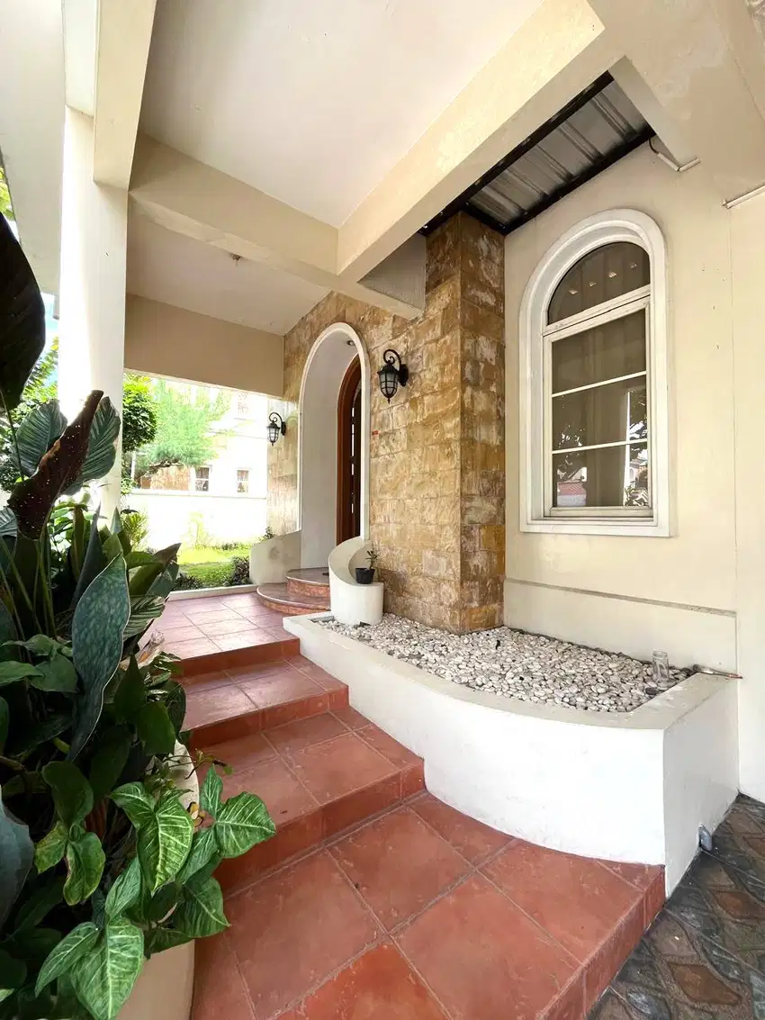 Rumah Mediteranian Mewah di Casa Grande