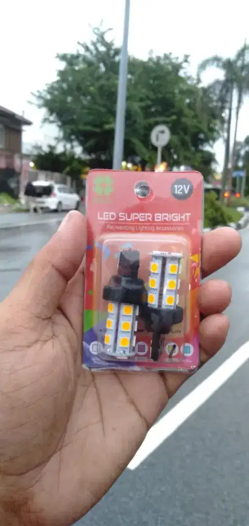 Di jual bola lampu LED  untuk semua kendaraan