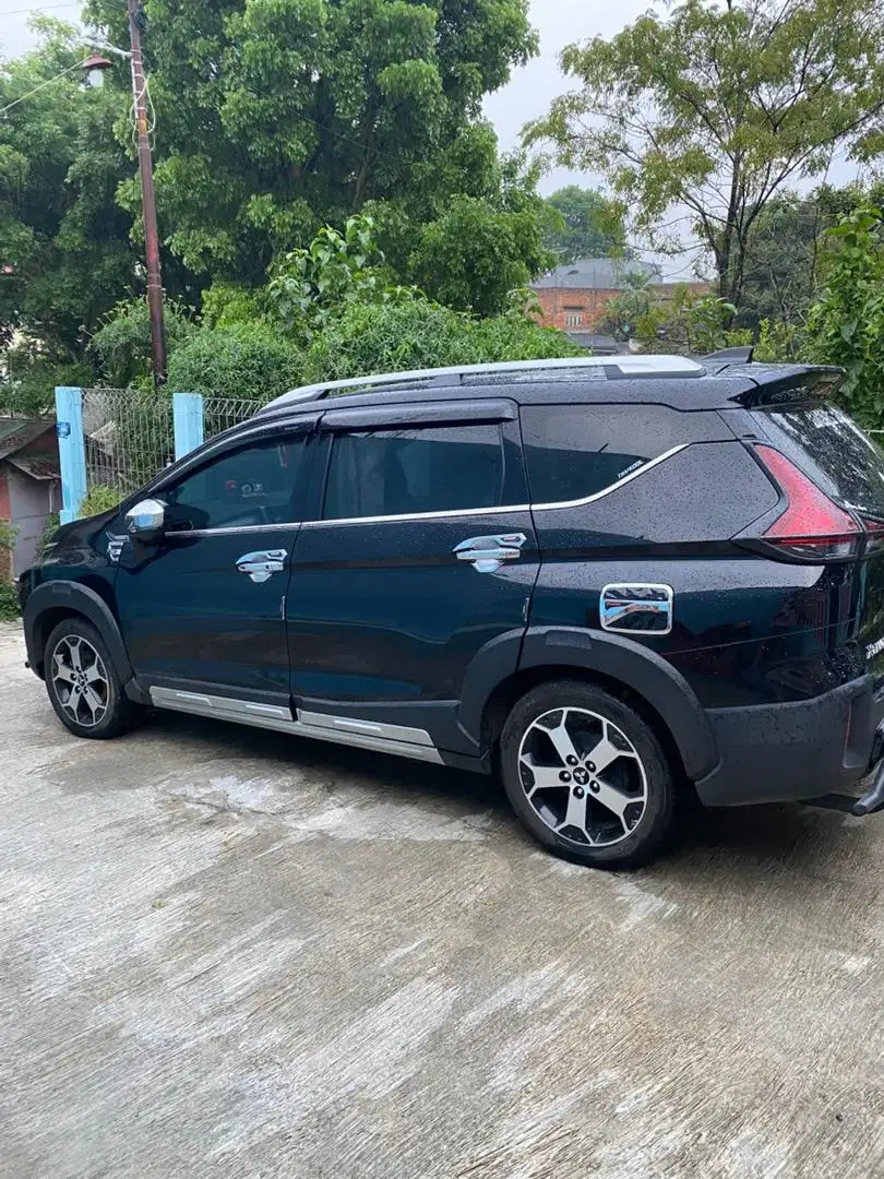 Dijual xpander cross cvt premium AT 2021