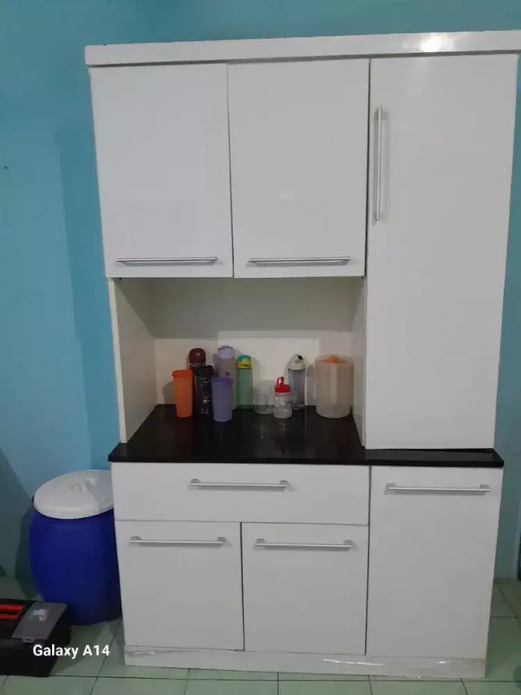 Lemari piring tinggi 197 cm lebar 120 cm