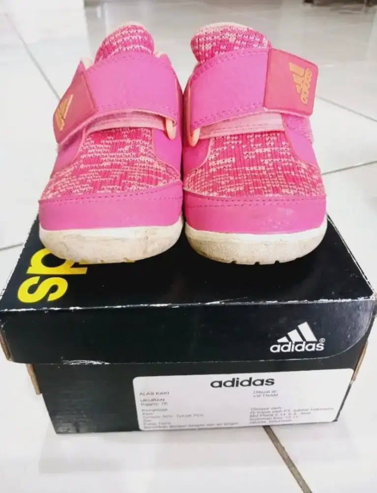 Sepatu adidas anak