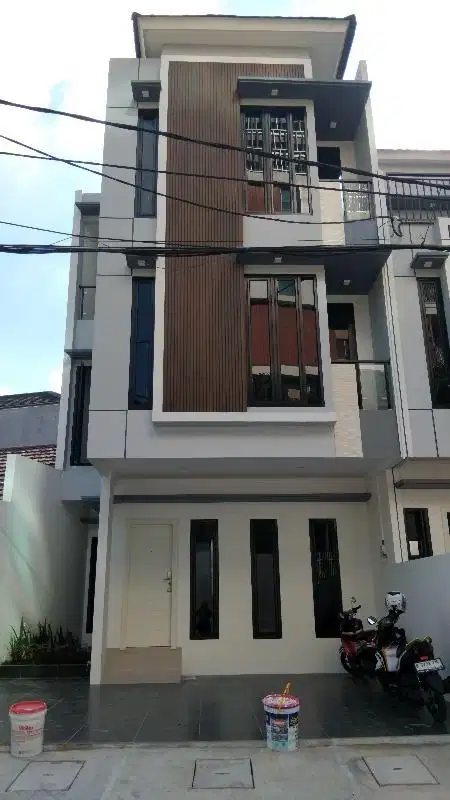 Rumah baru mewah dan elegant di kawasan Cempaka putih Jakarta Pusat