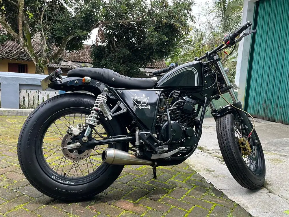 Custom yamaha scorpio style bobber