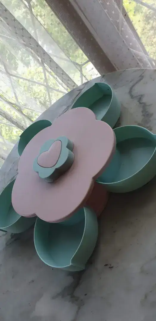 Toples bunga pastel