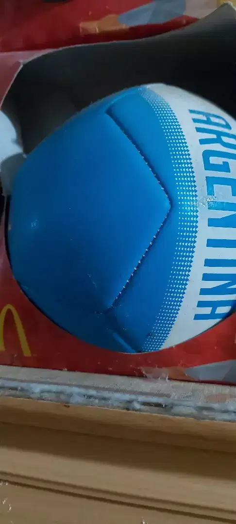 Mcdonalds mainan bola real madrid