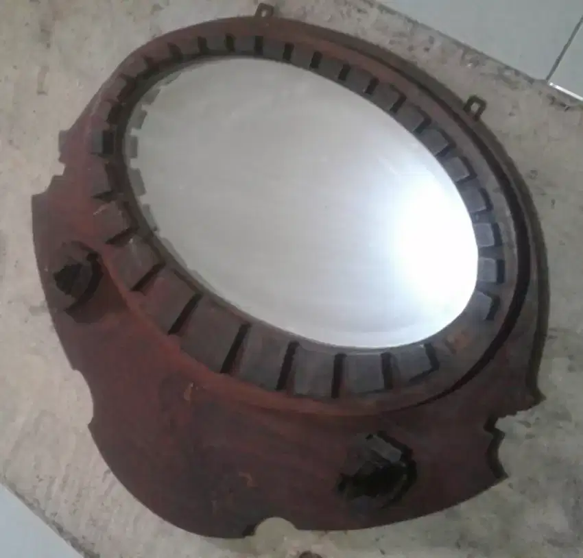 cermin kayu antik berkelas