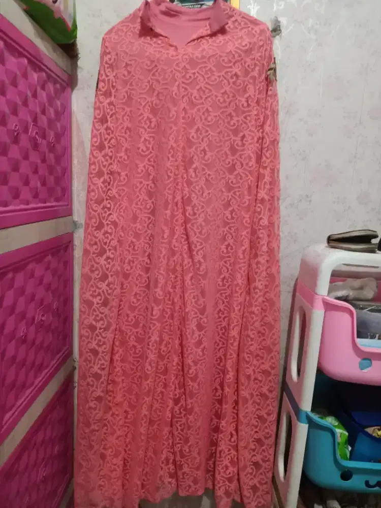 Gamis brukat, daleman gamis polosnya kepisah