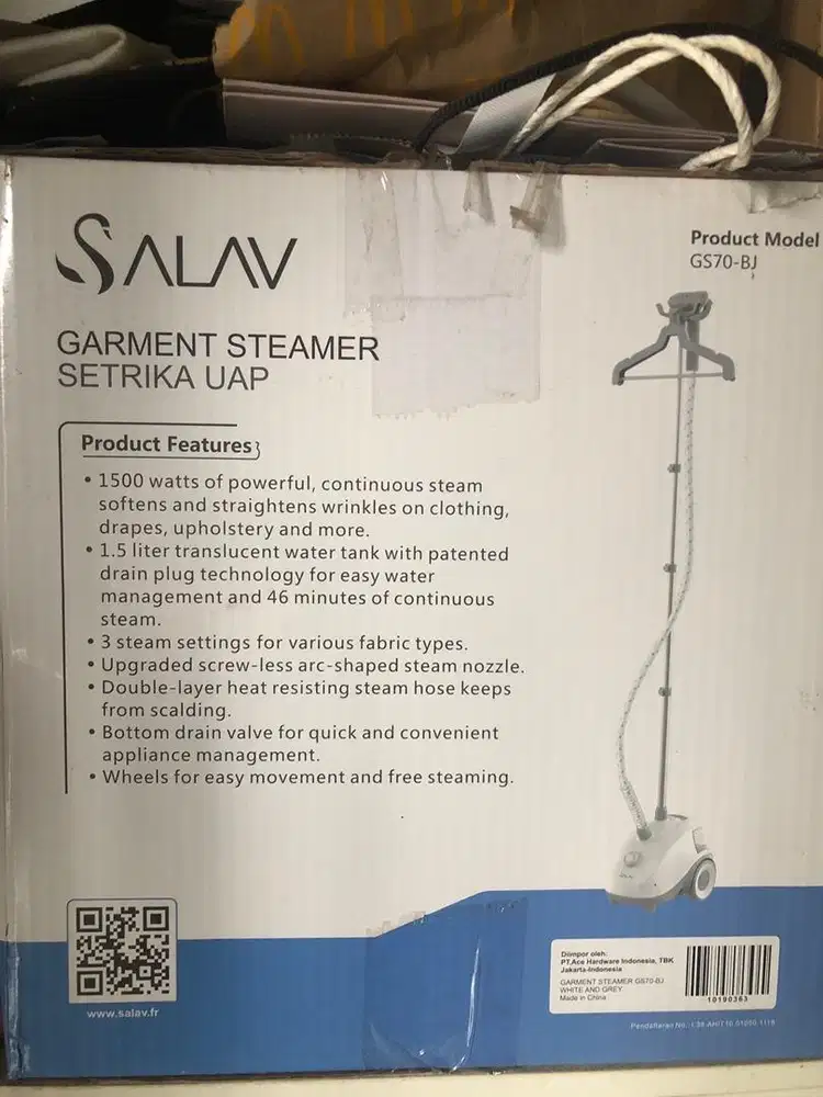 Setrika Uap (Garment Steamer)