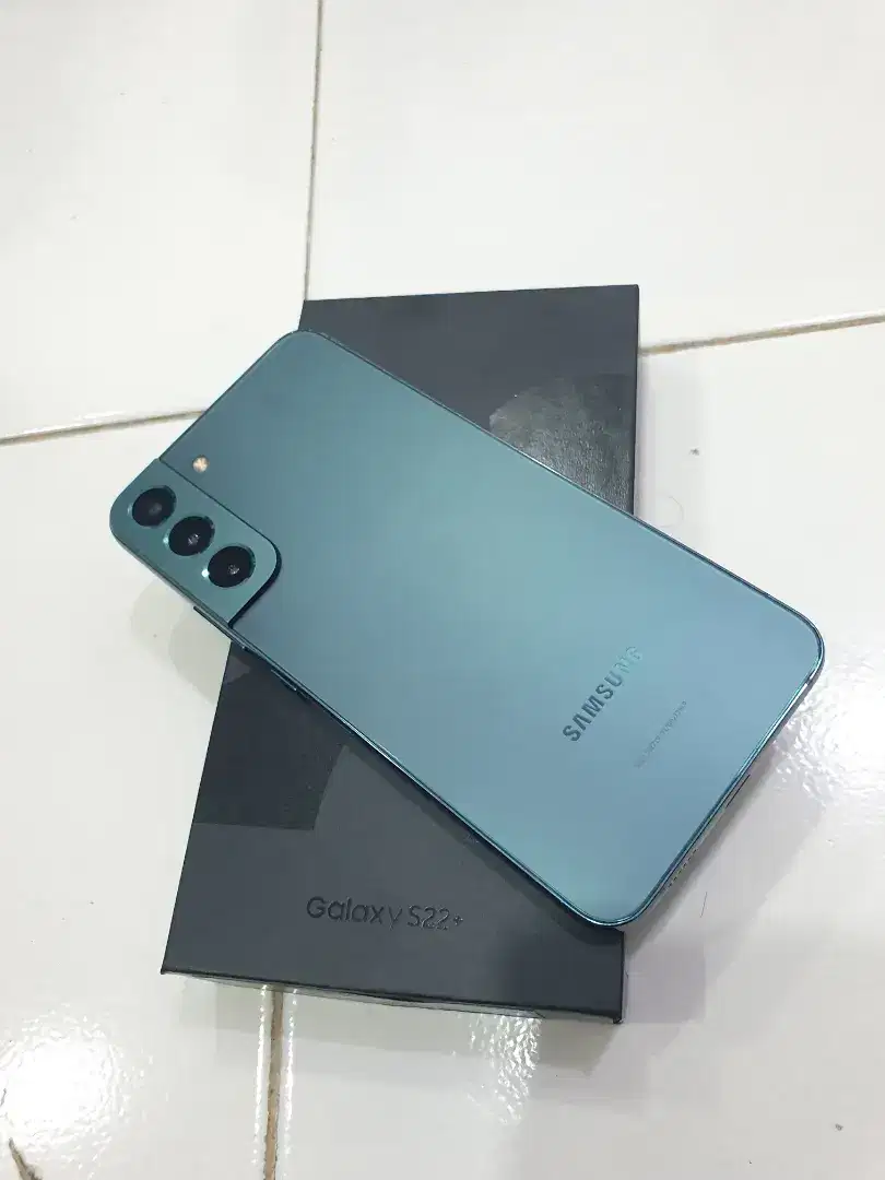 Samsung Galaxy S22+ Gren Ram 8/256gb Mulus Lengkap