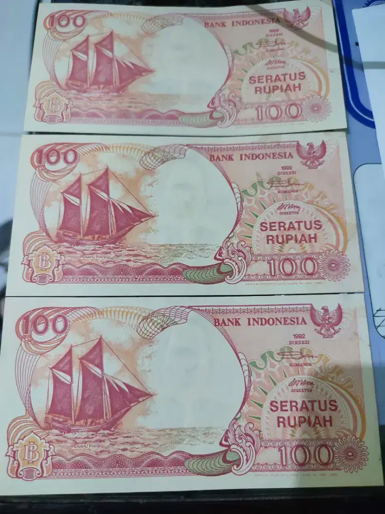 Uang kertas pecahan 100 rupiah