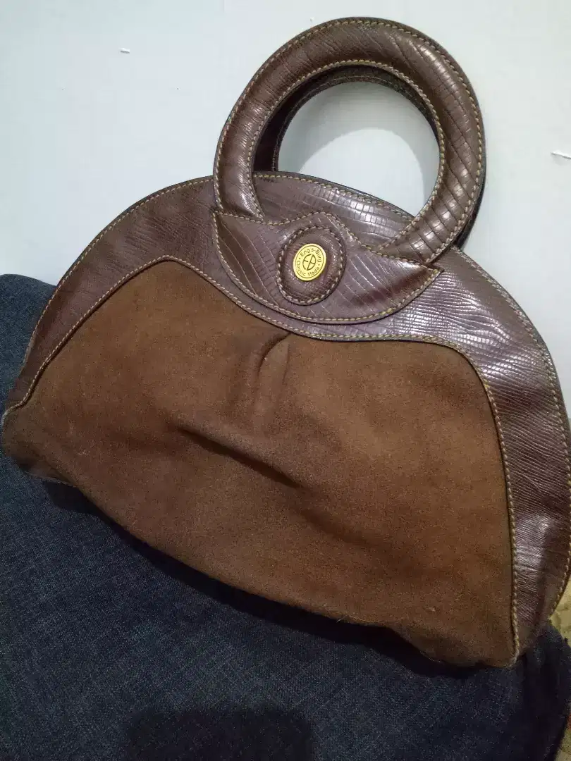FLASH SALE  Preloved Handbag  vintage Eng's Burg