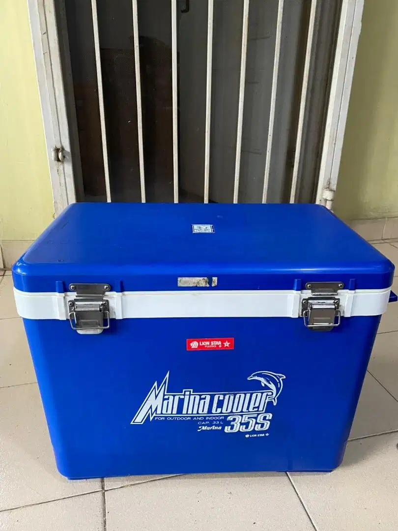 Box Es/Penyimpanan Bahan Baku