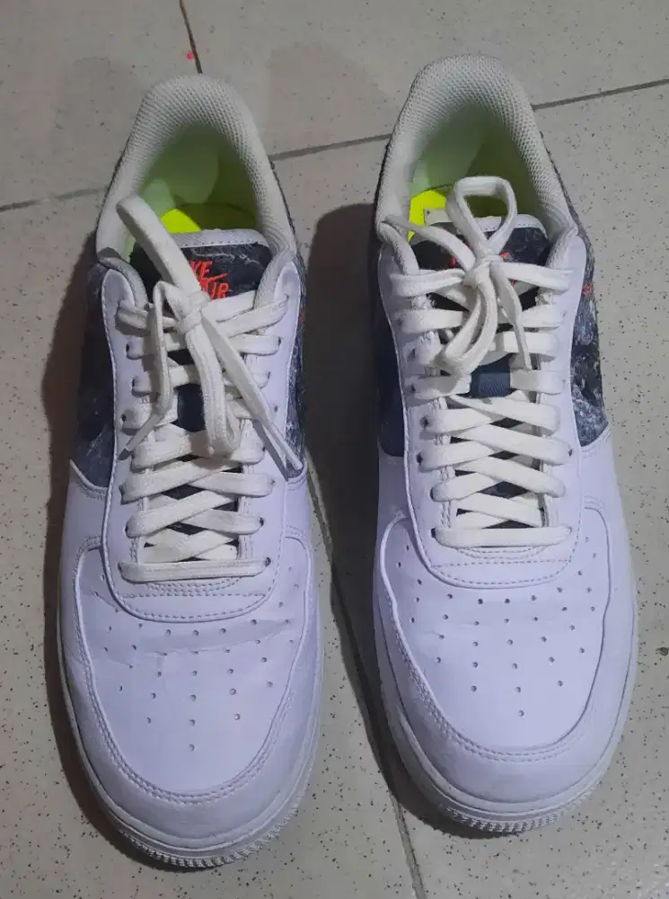 Nike Air Force 1 ’07 LV8
Color: White/Clear-Light Smoke Grey-Black