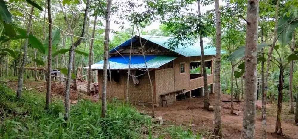 Jual Kebun ada saungnya layak huni siap tinggal daerah Sukabumi