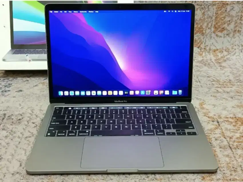 MacBook Pro M1 13 Inch 2020 8/256Gb Ex Ibox FullSet Like New