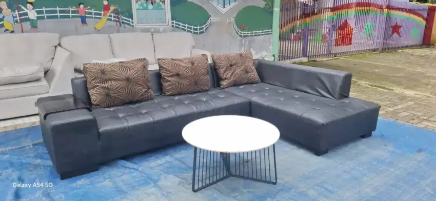 Sofa Informa Jumbo Asli Istimewa