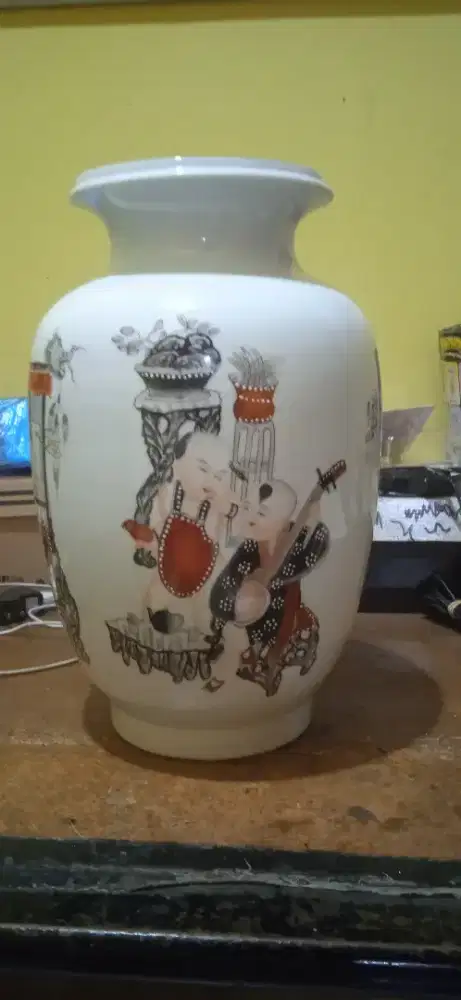 Guci Antik untuk pajangan rumah