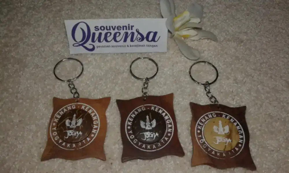 Souvenir gantungan kunci murah