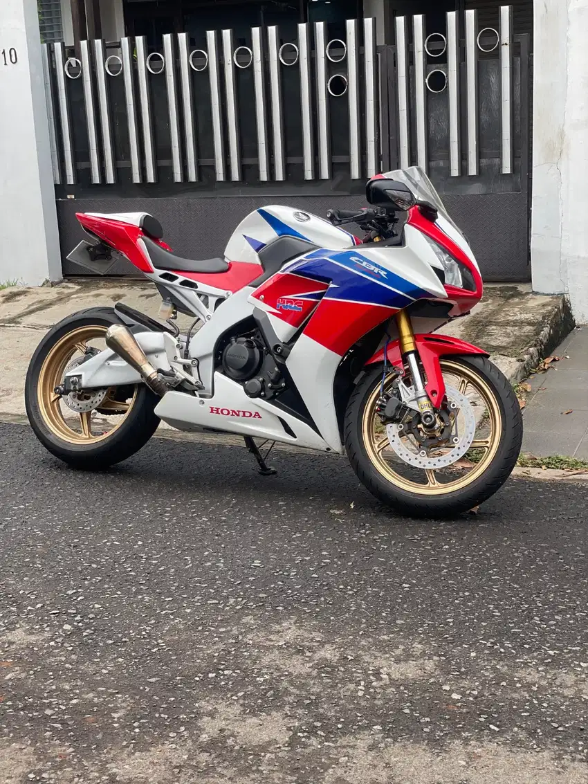 CBR 250 R K33 CBU