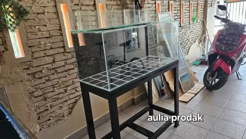 Jual dan pembuatan aquarium makassar