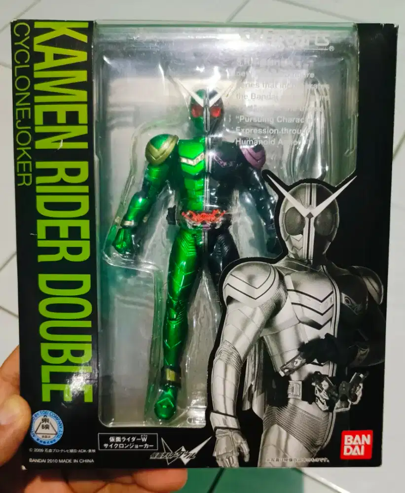 Shf Kamen Rider Double dan kawasaki H2R