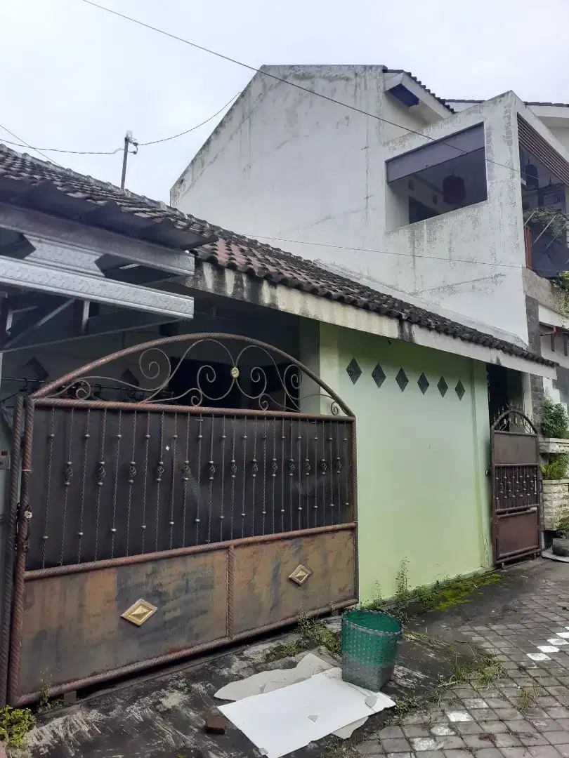 Dijual rumah di perumahan puncak solo mojosongk jebres surakarta