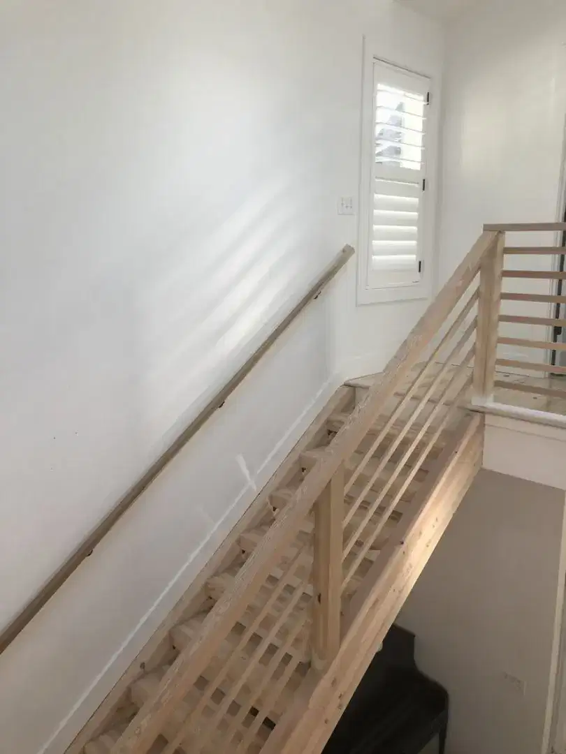 RAILING TANGGA KAYU ULIN BERKUALITAS