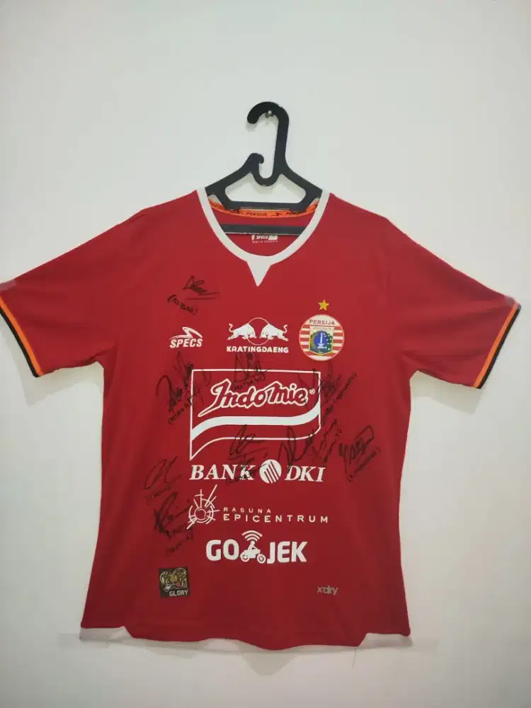 Jersey Tanda Tangan Pemain + Coach Persija Musim 2024-2025
