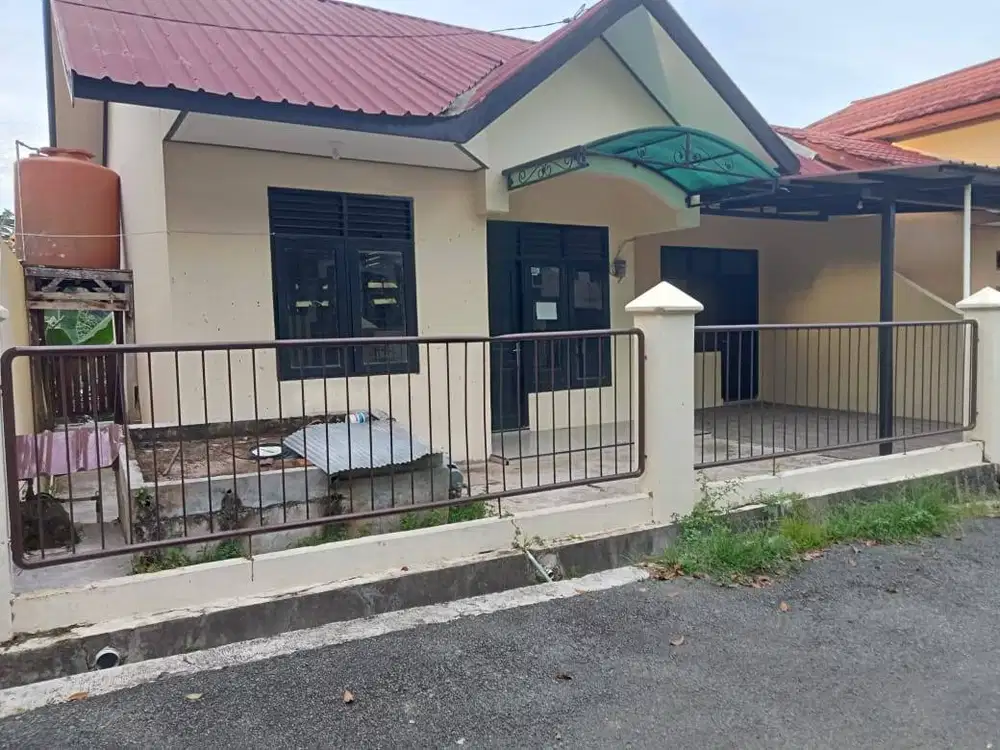 RUMAH DISEWAKAN, BEBAS BANJIR, BARU RENOVASI, DEKAT FASILITAS UMUM