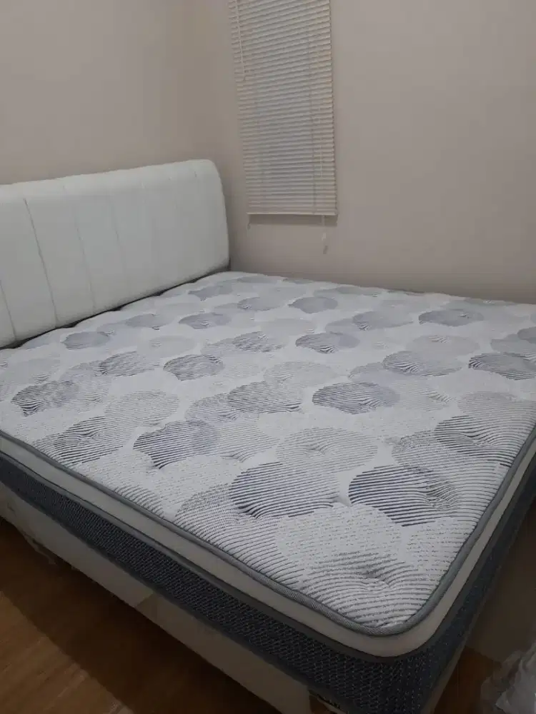 KASUR IN THE BOX WARNA PUTIH