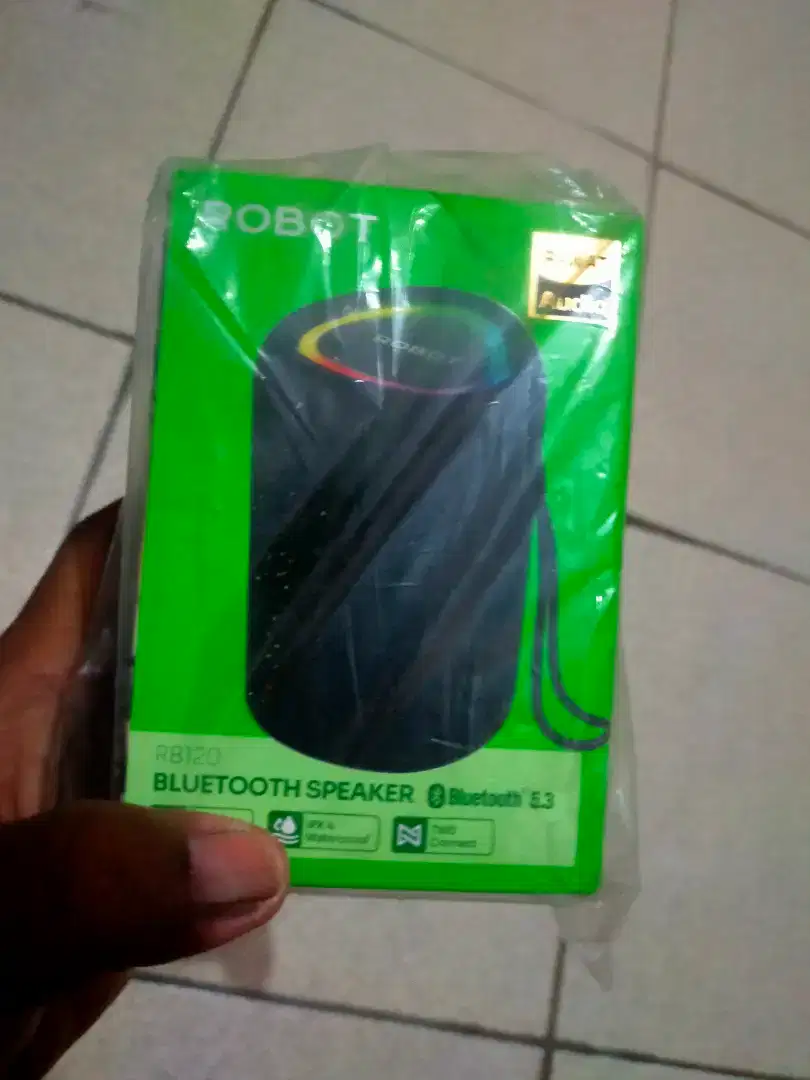 speker bluetot merek robot