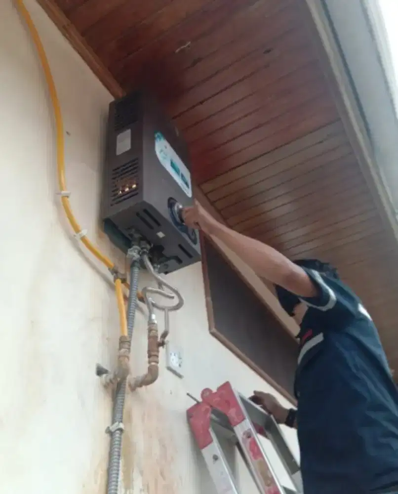 Water heater gas listrik