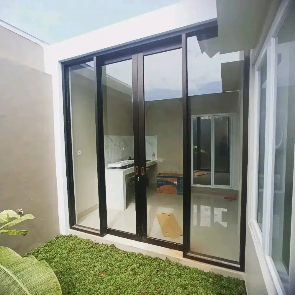 Pemasangan kaca alumunium partisi murah di jakarta