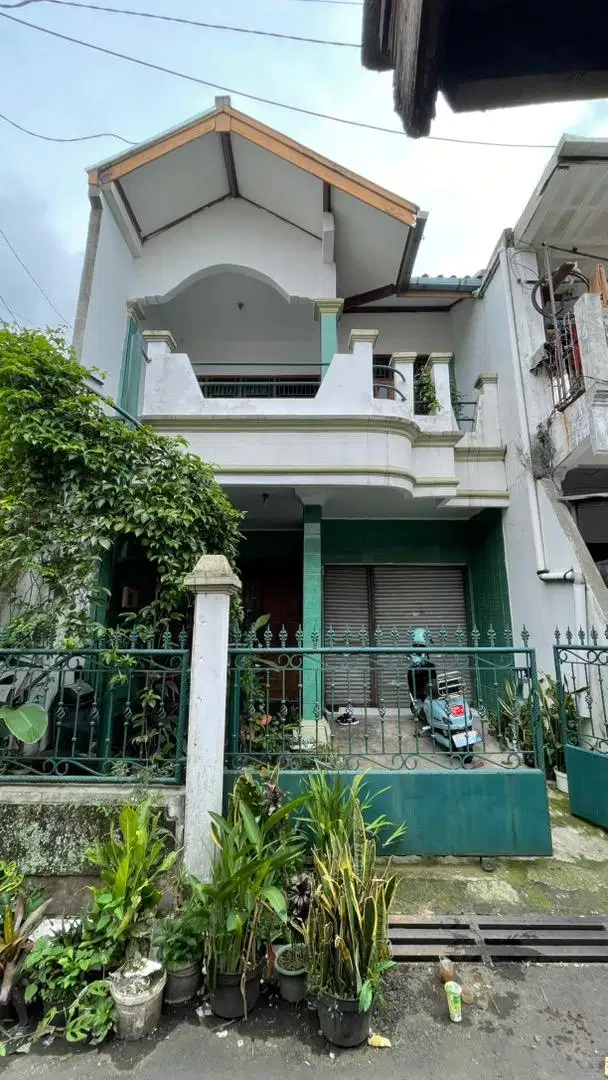 Sewa Rumah Ciateul Regol (lantai 2 & 3)