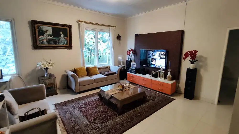 RUMAH 2 MUKA ADA BASEMENT FULL FURNISHED