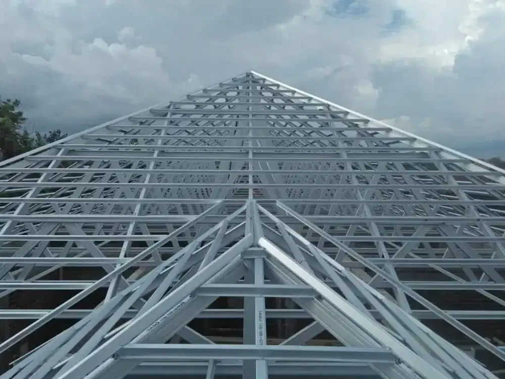 Renovasi bongkar atap lama ganti bajaringan