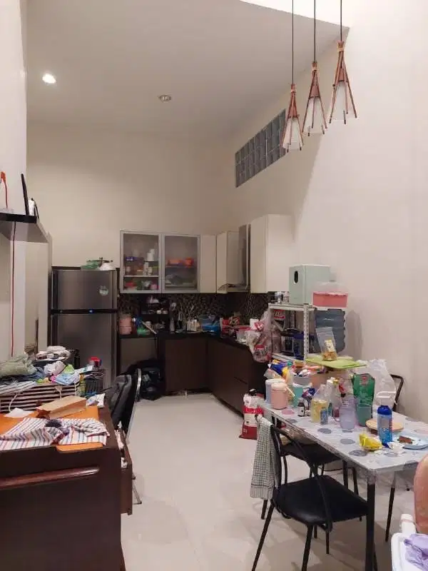 dijual rumah BU Pakuwon city